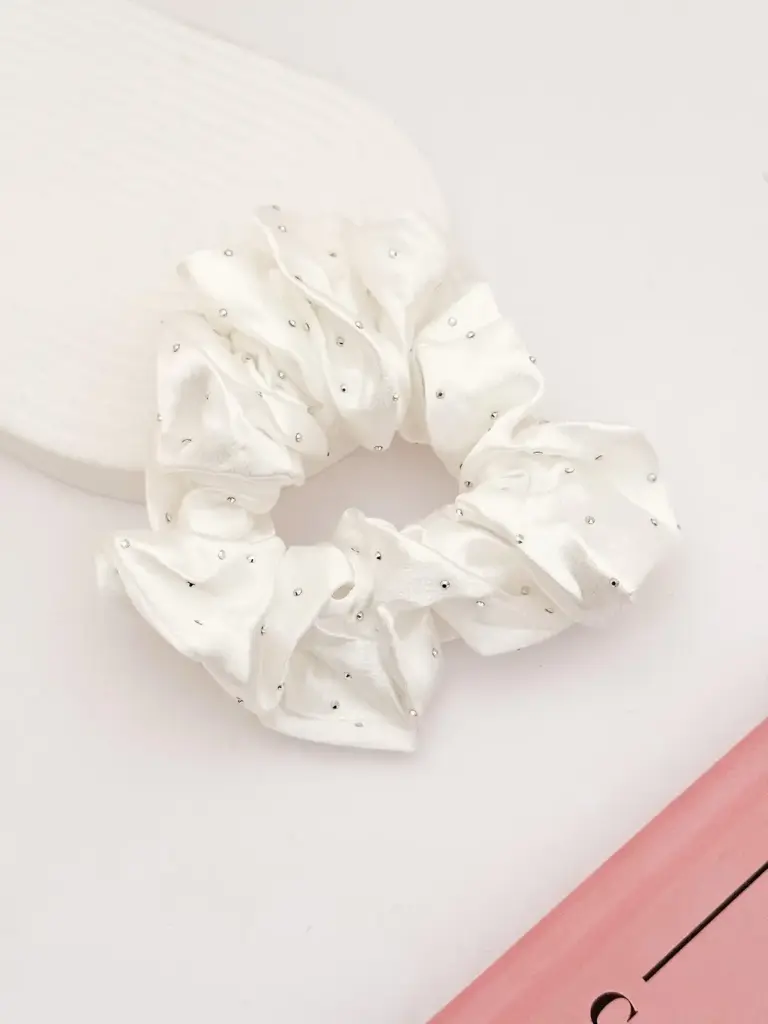 SCRUNCHIE BLANCO CON STRASS