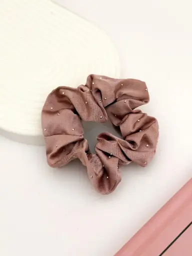 SCRUNCHIE CHOCOLATE CON STRASS